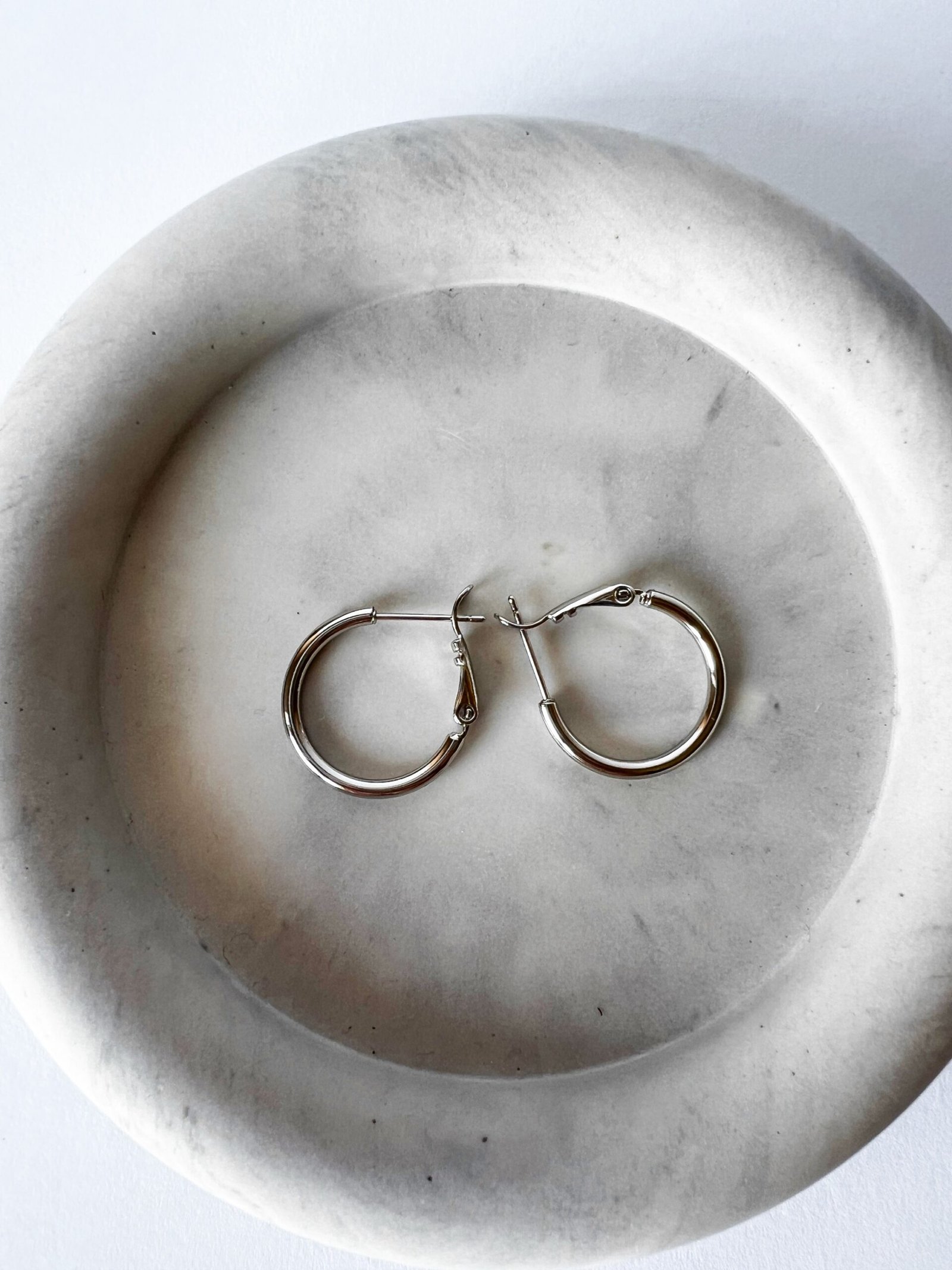 Auskarai „Silver everyday hoops“ - Image 3